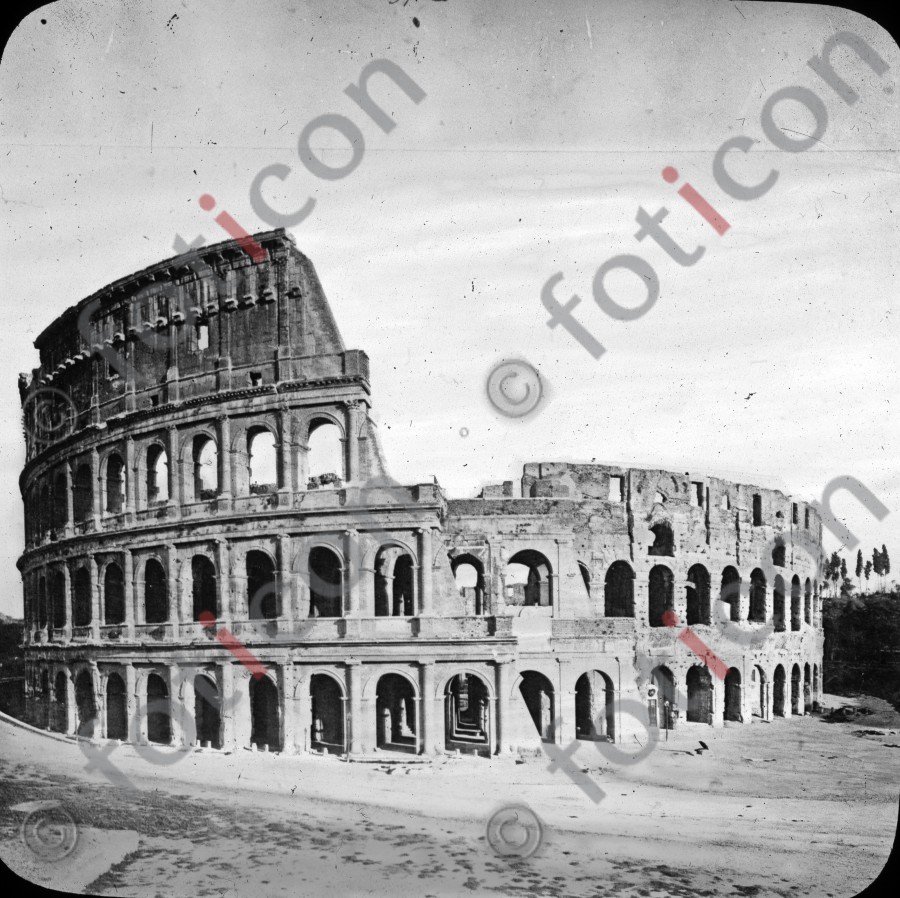 Das Kolosseum (foticon-simon-033-044-sw.jpg)